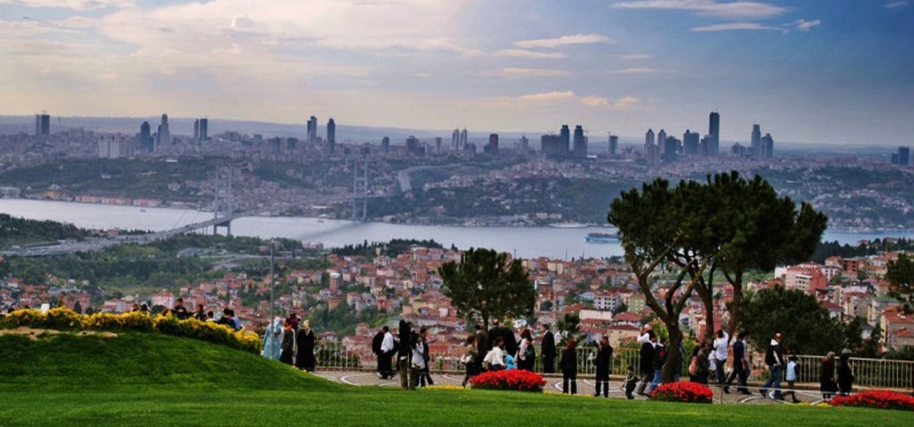 Beylerbeyi Palace & Two Continents Tour (Half Day Afternoon)